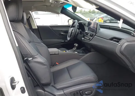 2025 Lexus Es 300H z USA, uszkodzony, nr VIN 58ADA1C15SU077388